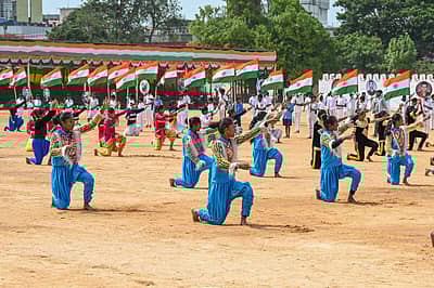 ಶಾಲಾ ಮಕ್ಕಳಿಂದ ನೃತ್ಯದ ಸಿದ್ಧತೆ