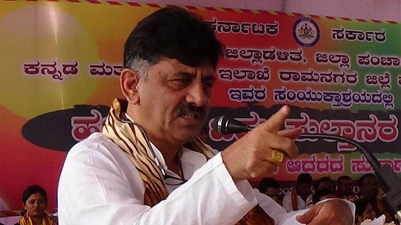ಮಹಿಳೆಯರು ದಾರಿ ತಪ್ಪಿದ್ದಾರೆಯೇ: ಎಚ್‌ಡಿಕೆ ಹೇಳಿಕೆಗೆ ಡಿಕೆಶಿ ಪ್ರಶ್ನೆ

