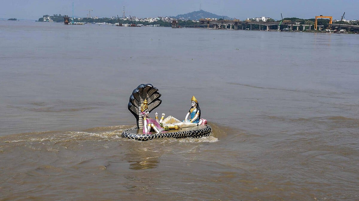 ಅಸ್ಸಾಂ: ಬ್ರಹ್ಮಪುತ್ರ ನದಿಯಲ್ಲಿ ನೀರಿನ ಮಟ್ಟ ಏರಿಕೆ, ಅಪಾರ ಪ್ರಮಾಣದ ಬೆಳೆ ಹಾನಿ