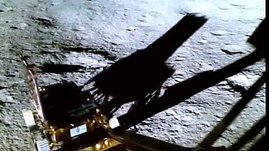 Video | ಲ್ಯಾಂಡರ್‌ನಿಂದ ರೋವರ್‌ ಹೊರಬಂದ ದೃಶ್ಯ ಹಂಚಿಕೊಂಡ ಇಸ್ರೊ