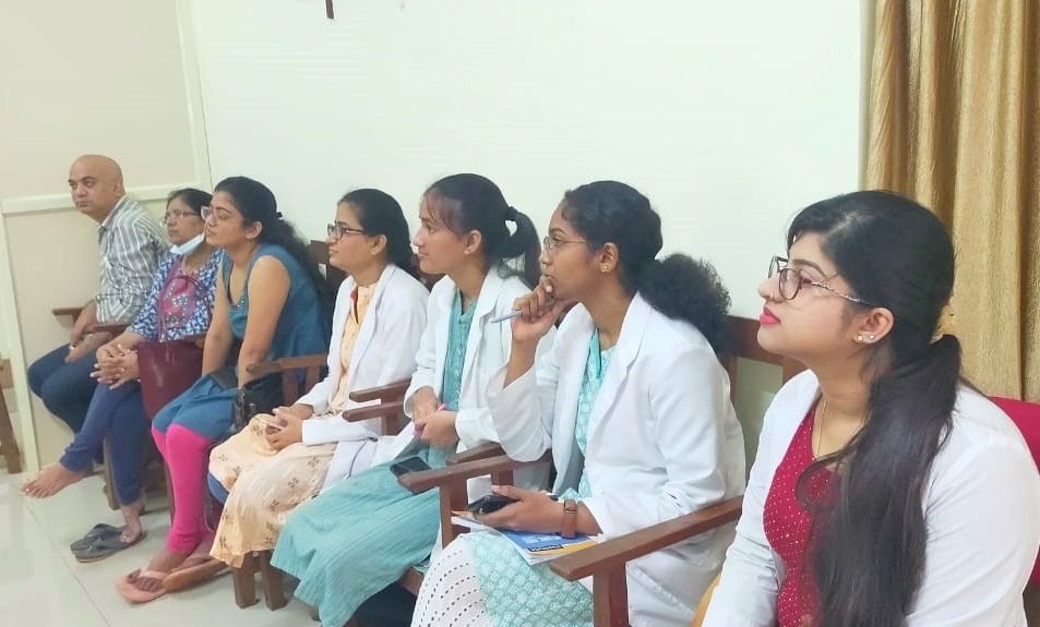 ‘ಮದ್ರಾಸ್‌ ಐ’ ಕುರಿತು ಅರಿವು ಮೂಡಿಸಲು ಸಿದ್ಧಗೊಂಡ ಸಿಬ್ಬಂದಿಗೆ ಬೆಳಗಾವಿಯಲ್ಲಿ ಈಚೆಗೆ ಮಾಹಿತಿ ನೀಡಲಾಯಿತು