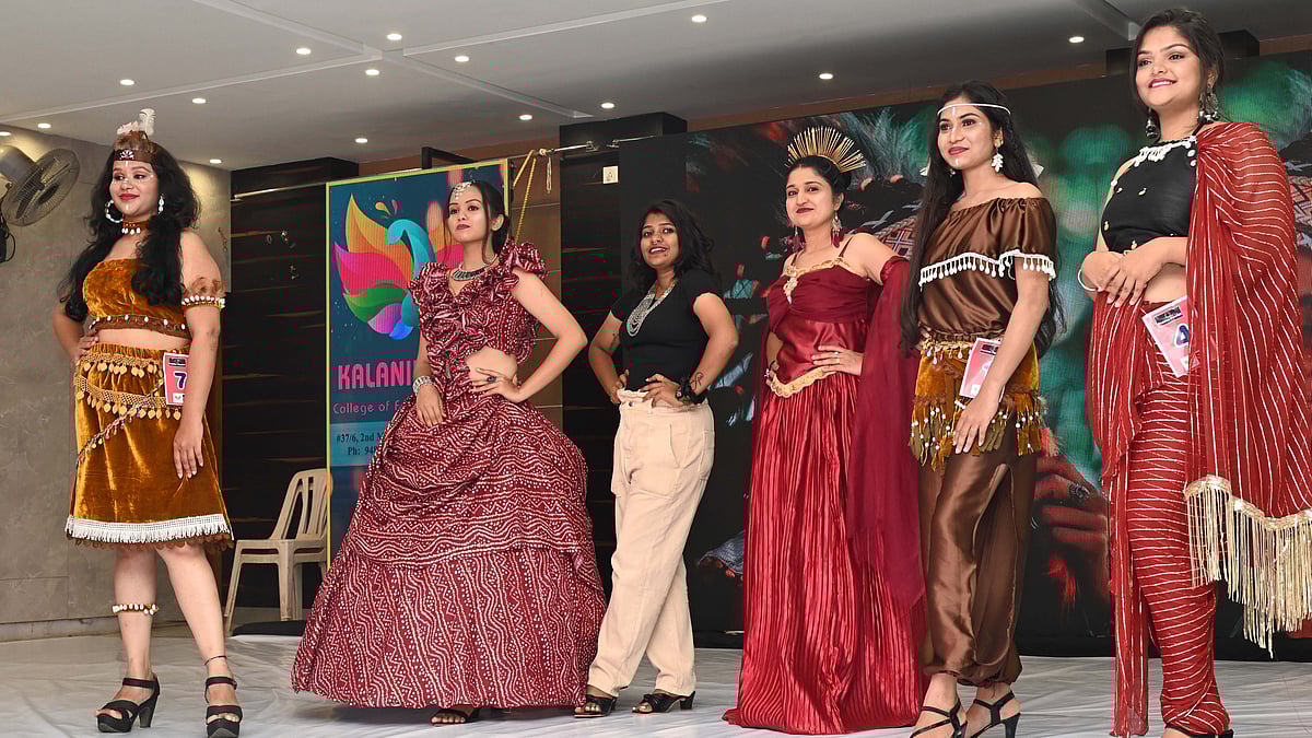 ದಾವಣಗೆರೆ | ಮನ ಸೆಳೆದ ರ‍್ಯಾಂಪ್‌ ವಾಕ್‌