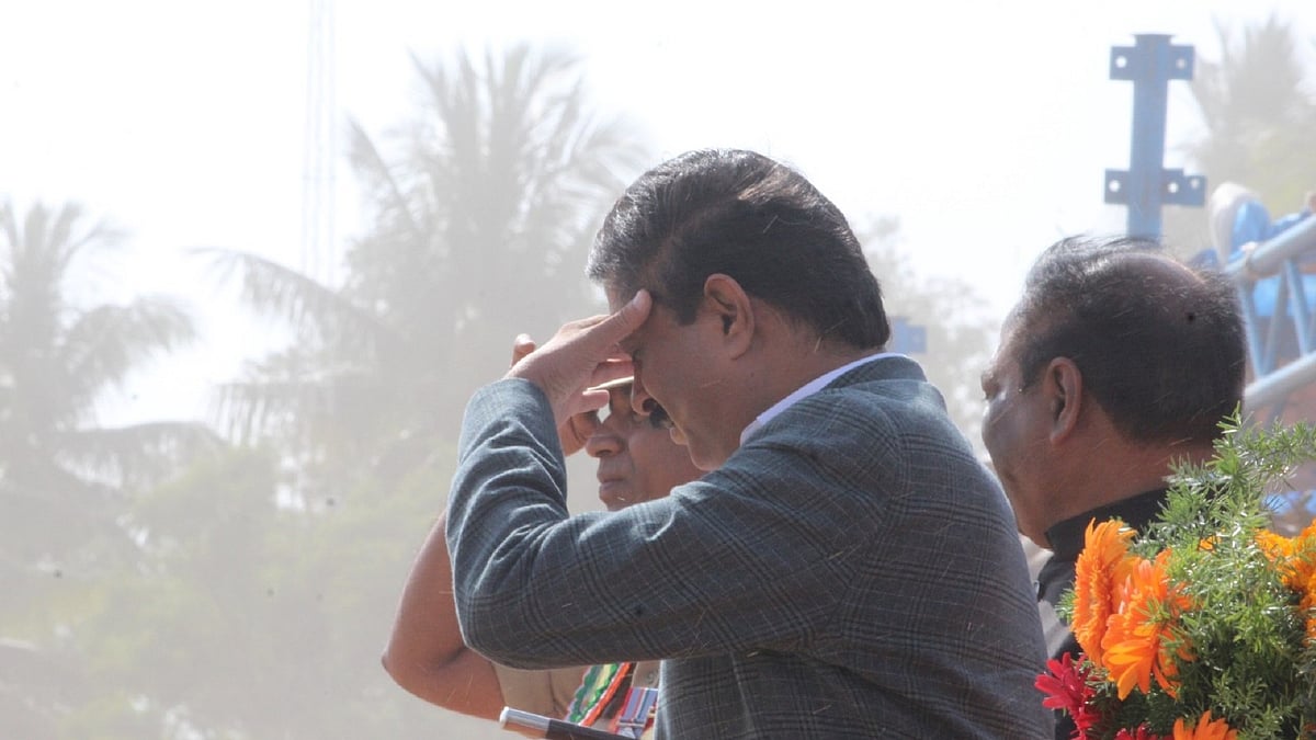 ಕೋಲಾರದಲ್ಲಿ ದೂಳೆಬ್ಬಿಸಿದ ಹೆಲಿಕಾಪ್ಟರ್‌