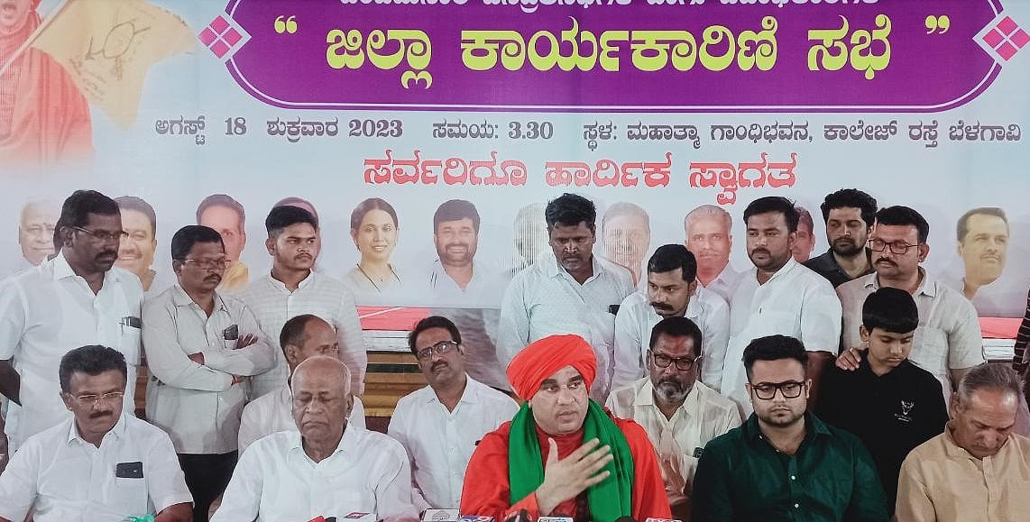 ಮೀಸಲಾತಿ: ಬೀದಿಯಲ್ಲೇ ಇಷ್ಟಲಿಂಗ ಪೂಜೆ ಹೋರಾಟ; ಬಸವಜಯ ಮೃತ್ಯುಂಜಯ ಸ್ವಾಮೀಜಿ