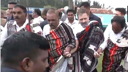 ತಮಿಳುನಾಡು: ತೋಡಾ ಬುಡಕಟ್ಟು ಸಮುದಾಯದವರೊಂದಿಗೆ ಹೆಜ್ಜೆ ಹಾಕಿದ ರಾಹುಲ್ ಗಾಂಧಿ