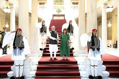 ಪ್ರಧಾನಿ ನರೇಂದ್ರ ಮೋದಿ ಮತ್ತು ಗ್ರೀಕ್ ಅಧ್ಯಕ್ಷೆ ಕ್ಯಾಥರಿನಾ ಸಕೆಲರೊಪೌಲೊ