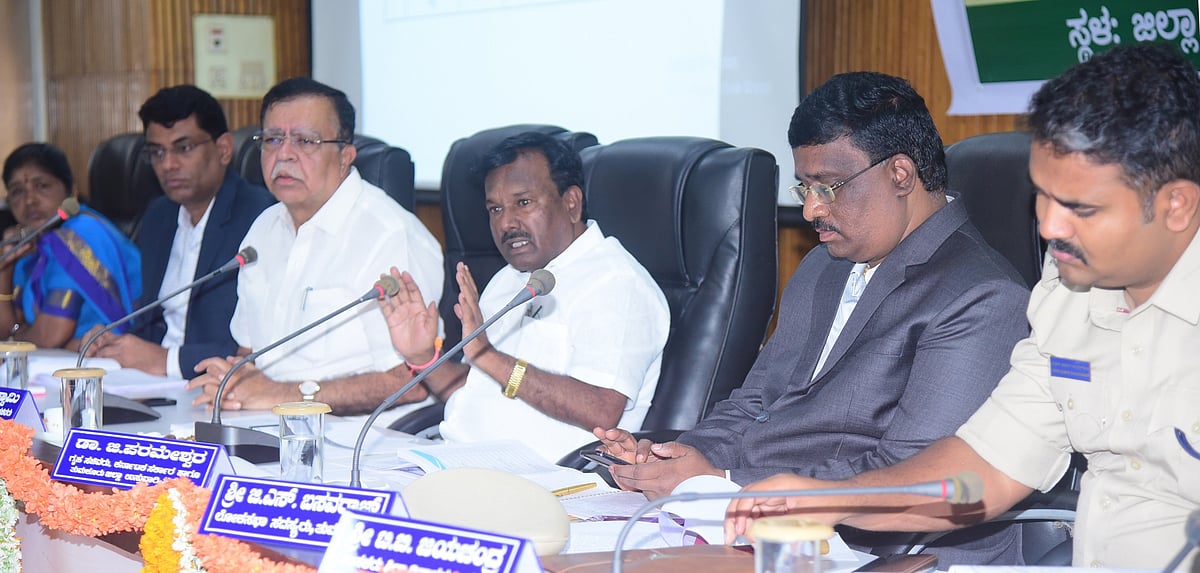 ಸರ್ಕಾರದ ದುಡ್ಡಲ್ಲಿ ಬ್ಯಾಂಕ್ ನಡೆಸುತ್ತೀರಾ?: ಕೇಂದ್ರ ಸಚಿವ ನಾರಾಯಣಸ್ವಾಮಿ ತರಾಟೆ