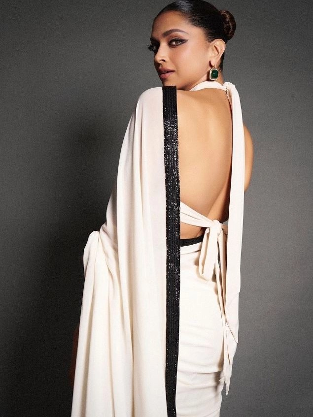 ಸೀರೆಯಲ್ಲಿ ಮಿಂಚಿದ ನಟಿ ದೀಪಿಕಾ  ಪಡುಕೋಣೆ