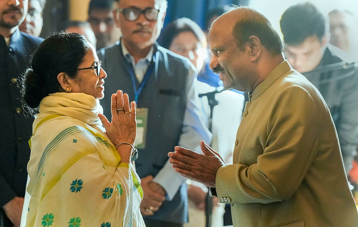 ರಾಜಭವನದ ಹೊರಗಲ್ಲ, ಒಳಗೇ ಪ್ರತಿಭಟಿಸಿ;
ಸಿ.ಎಂ ಮಮತಾಗೆ ರಾಜ್ಯಪಾಲರ ಆಹ್ವಾನ