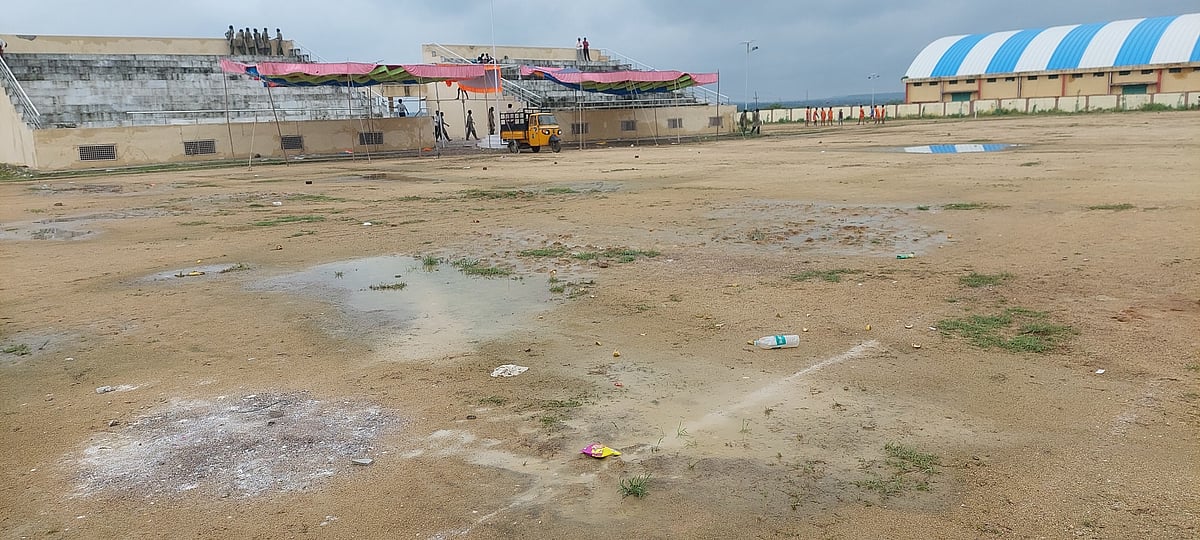 ಚಿಂಚೋಳಿ | ತಾಲ್ಲೂಕು ಕ್ರೀಡಾಂಗಣ: ಮಳೆ ನೀರಿನಿಂದ ಅದ್ವಾನ  