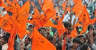 ರಸ್ತೆಯಲ್ಲಿ ನಮಾಜ್ ಮಾಡಿದ್ದು ಕಂಡರೆ ಕೈಯಲ್ಲಿ ದಂಡ ಹಿಡಿಯುತ್ತೇವೆ: ವಿಎಚ್‌ಪಿ