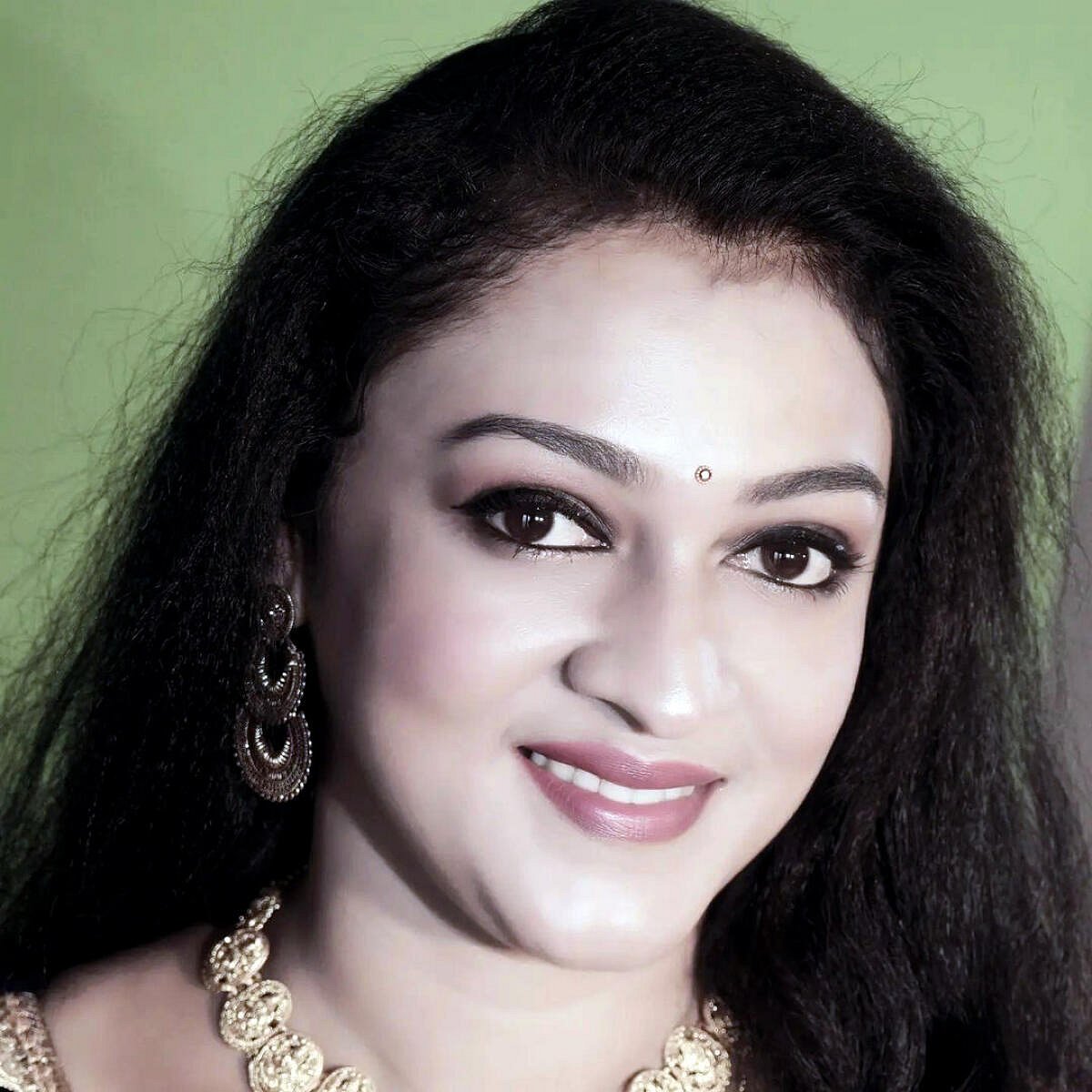 ಮಲಯಾಳ ನಟಿ ಅಪರ್ಣಾ ಆತ್ಮಹತ್ಯೆ?

