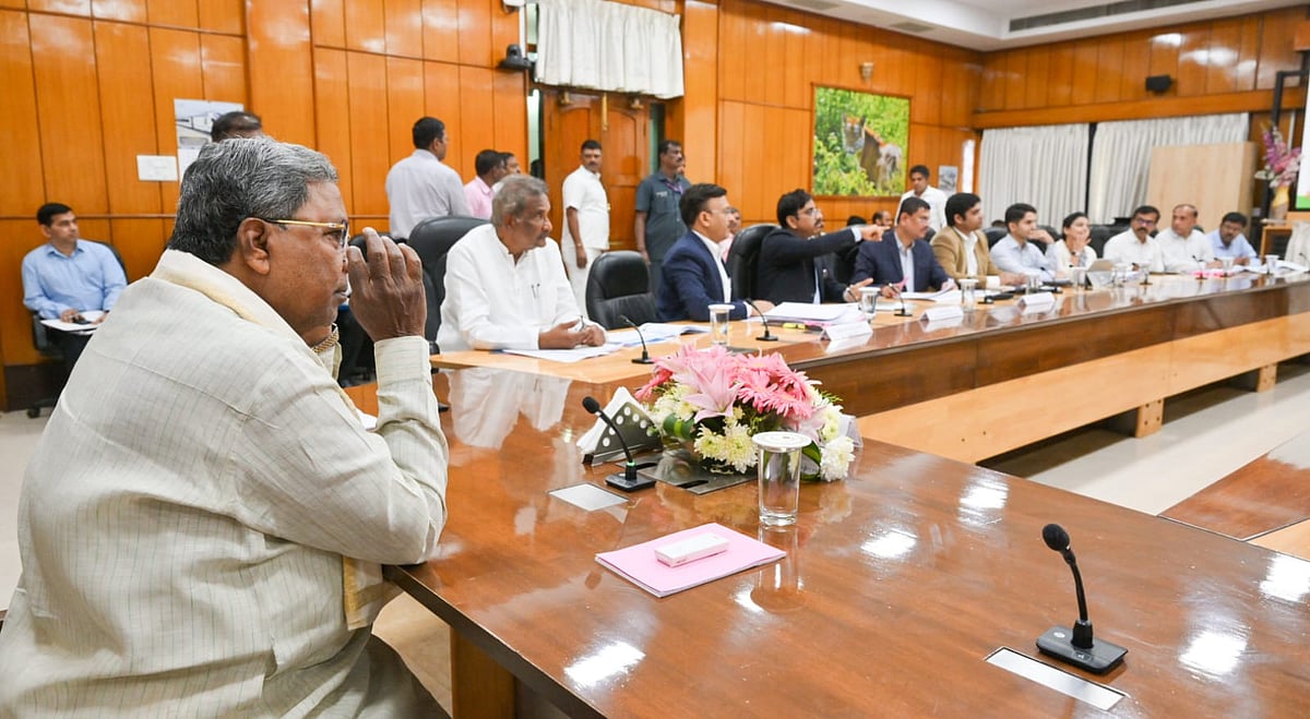 ವಿದ್ಯುತ್‌ ಉತ್ಪಾದನೆ ಕುಸಿತ: ಇಂಧನ ಇಲಾಖೆಯ ಅಧಿಕಾರಿಗಳಿಗೆ ಸಿದ್ದರಾಮಯ್ಯ ಪ್ರಶ್ನೆ