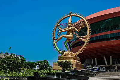 ಈ ನಟರಾಜ ವಿಗ್ರಹವು ಎಂಟು ಲೋಹಗಳು ಅಥವಾ 'ಅಷ್ಟ ಧಾತು' ಅಂದರೆ ತಾಮ್ರ, ಸತು, ಸೀಸ, ತವರ, ಬೆಳ್ಳಿ, ಚಿನ್ನ, ಪಾದರಸ ಮತ್ತು ಕಬ್ಬಿಣದಿಂದ ಮಾಡಲ್ಪಟ್ಟಿದೆ.