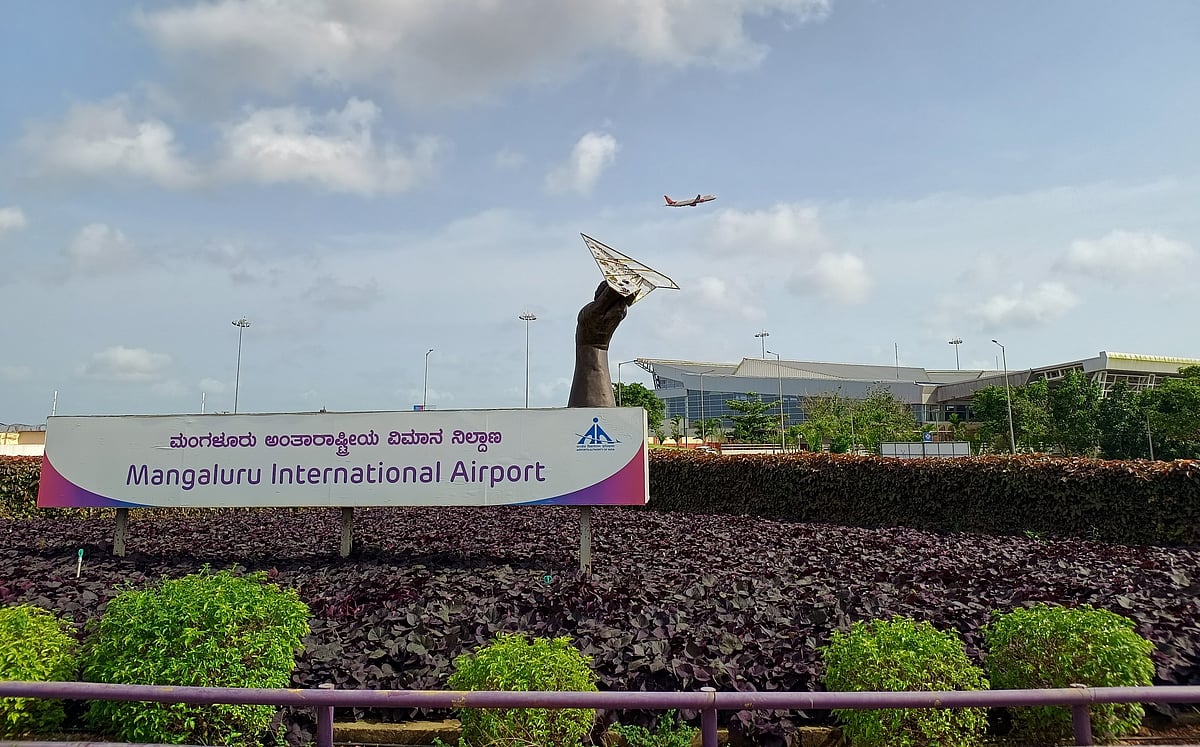 ಮಧ್ಯಪ್ರಾಚ್ಯ ರಾಷ್ಟ್ರಗಳ ವಿಮಾನಯಾನ ಸೇವೆ ವ್ಯತ್ಯಯ: 
2 ವಿಮಾನ ಮಂಗಳೂರಿಗೆ ವಾಪಸ್