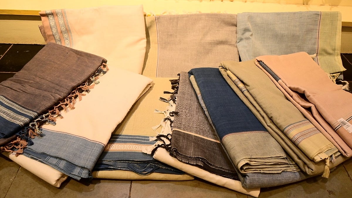 ಫ್ಯಾಷನ್‌: ಅಪ್ಪಿಕೊಳ್ಳುವ ವಸ್ತ್ರ.. ಫ್ಯಾಷನ್‌ ಲೋಕದಲ್ಲಿ ಖಾದಿ ಖದರ್‌!