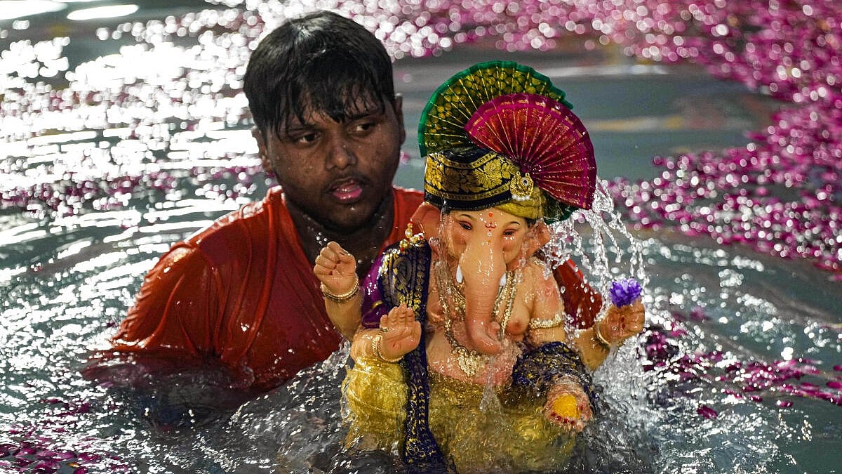 Ganesh Chaturthi: ಮುಂಬೈನಲ್ಲಿ 66,700ಕ್ಕೂ ಅಧಿಕ ಮೂರ್ತಿಗಳ ವಿಸರ್ಜನೆ –ಬಿಎಂಸಿ