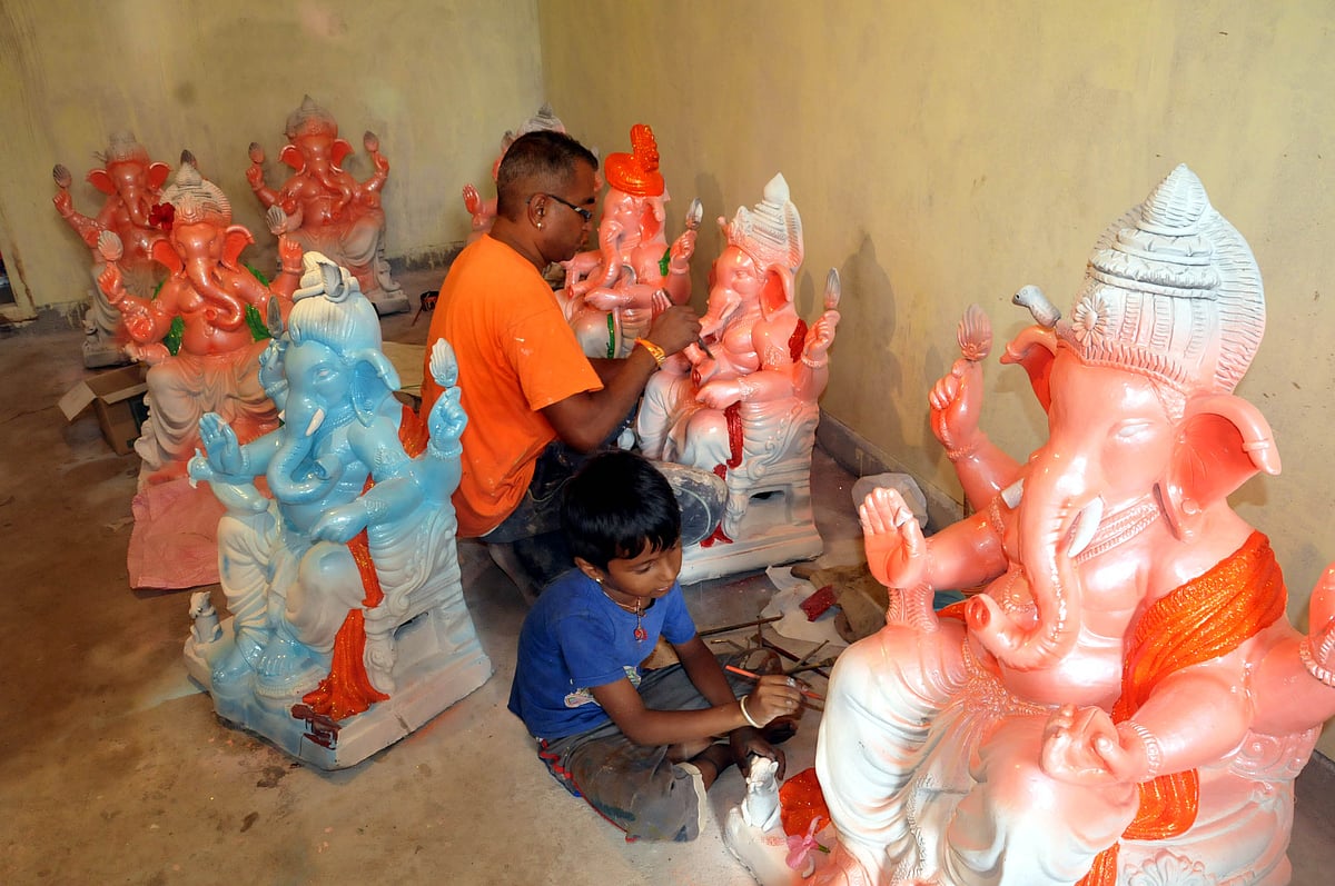 ಚಿಕ್ಕಮಗಳೂರು: ಮಾರುಕಟ್ಟೆಗೆ ಬರಲು ‘ಗೌರಿ–ಗಣೇಶ’ ಸಜ್ಜು