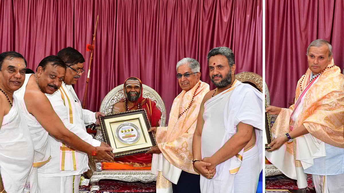 ದೇವರು ಇಲ್ಲ ಎನ್ನುವವನೇ ಮೂರ್ಖ: ಹರಿಹರಪುರಶ್ರೀ