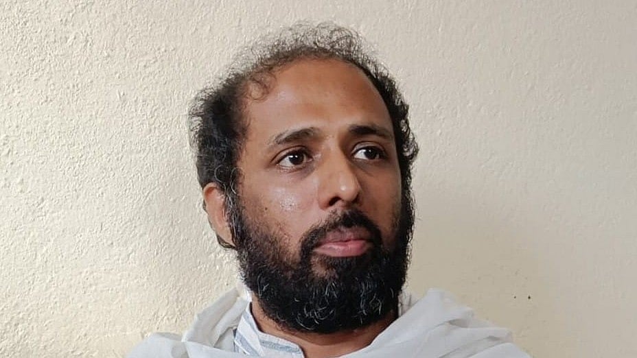 ನಿರಂತರ ಪಠ್ಯಪುಸ್ತಕ ಪರಿಷ್ಕರಣೆ: ಕನ್ನಡ ಶಾಲೆ ಕೊಲ್ಲುವ ಯತ್ನ- ಚಕ್ರತೀರ್ಥ