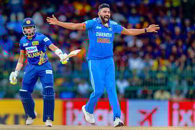 ಸಿರಾಜ್ ಜೀವನಶ್ರೇಷ್ಠ ಬೌಲಿಂಗ್