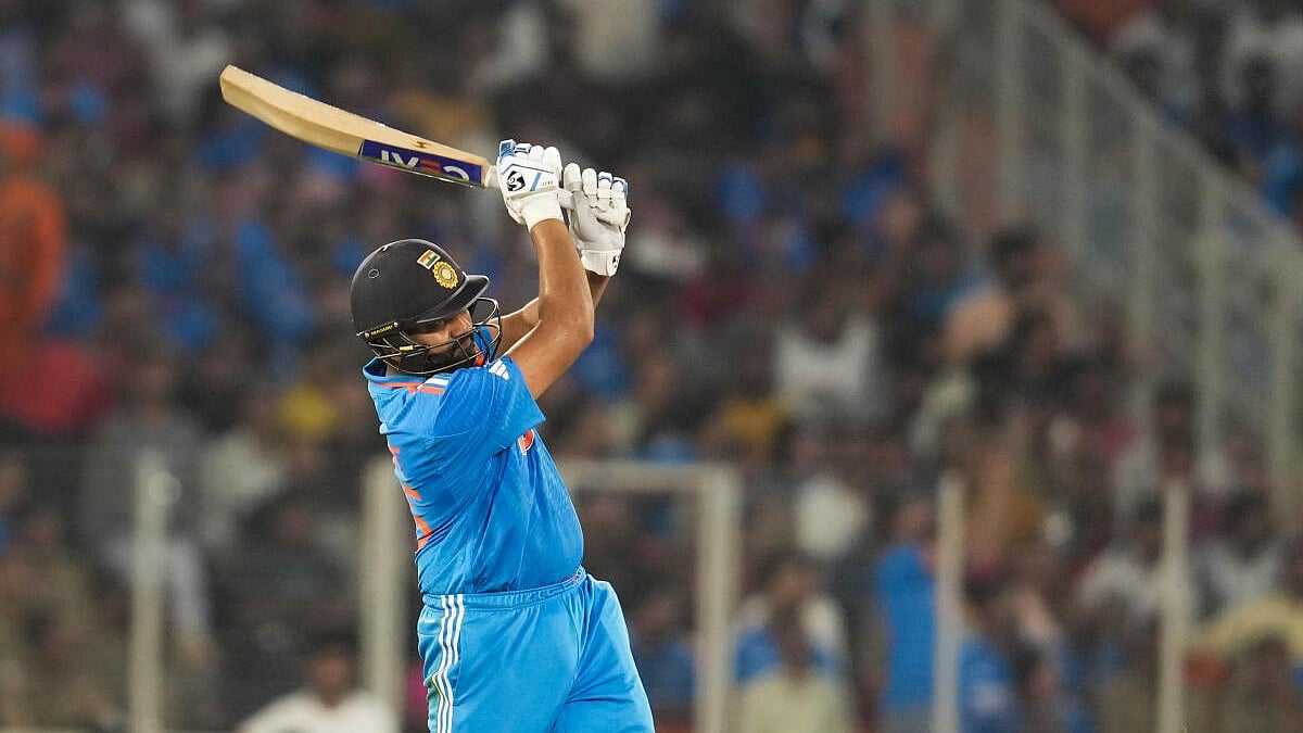 ಪಾಕ್ ವಿರುದ್ಧ ಗುಡುಗಿದ ಹಿಟ್‌ಮ್ಯಾನ್: ಏಕದಿನ ಮಾದರಿಯಲ್ಲಿ ಸಿಕ್ಸರ್‌ಗಳ ತ್ರಿಶತಕ