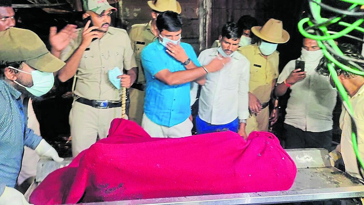 ಅತ್ತಿಬೆಲೆಯ ಪಟಾಕಿ ದುರಂತ: ಬೆಳಕಿನ ಹಬ್ಬಕ್ಕೂ ಮುನ್ನವೇ ಕಮರಿದ ಜೀವಗಳು