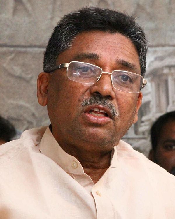 ಪಕ್ಷದ ಆಂತರಿಕ ವಿಚಾರ ಸಾರ್ವಜನಿಕವಾಗಿ ಚರ್ಚಿಸುವುದು ಸೂಕ್ತವಲ್ಲ: ವಿ.ಎಸ್.ಉಗ್ರಪ್ಪ