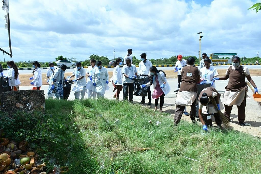 ಆದಿಚುಂಚನಗಿರಿ ವಿವಿಯಲ್ಲಿ ಸ್ವಚ್ಚತಾ ಹಿ ಸೇವಾ ಕಾರ್ಯಕ್ಕೆ ಚಾಲನೆ