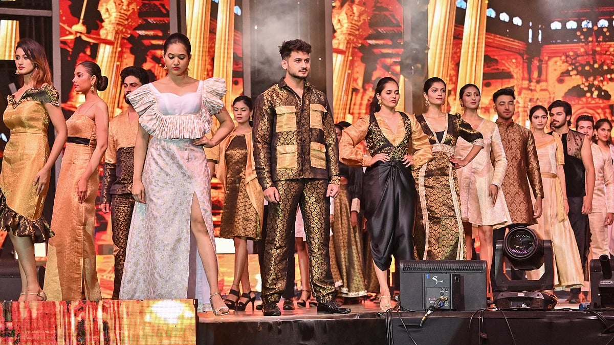 Mysore Dasara: ಯುವ ದಸರಾದಲ್ಲಿ ರೂಪದರ್ಶಿಗಳ 'ಫ್ಯಾಷನ್‌ ಶೋ' ಸಂಭ್ರಮ
