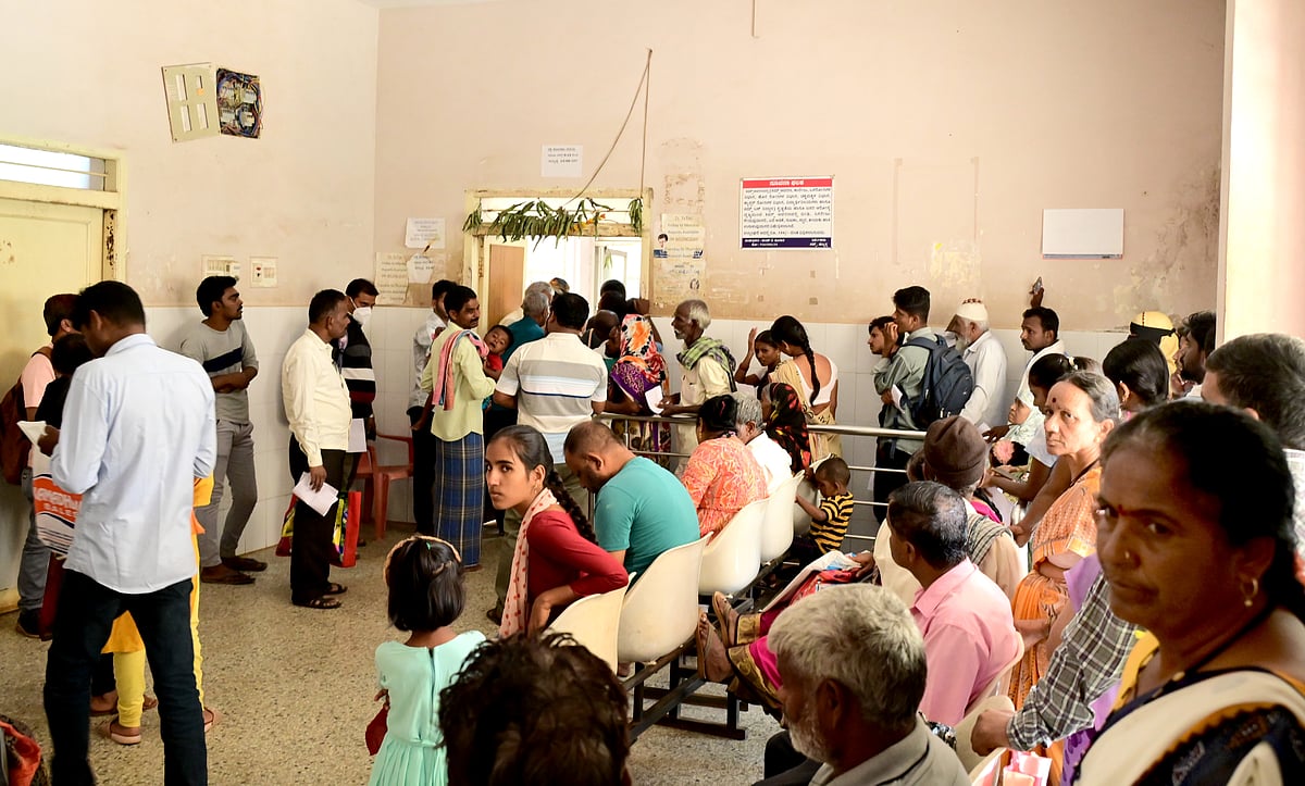 ಹುಬ್ಬಳ್ಳಿ | ವೈದ್ಯರ ಕೊರತೆ; ಸಿಗದ ಸಮರ್ಪಕ ಚಿಕಿತ್ಸೆ