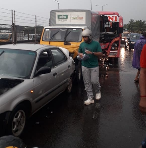 ನೇತ್ರಾವತಿ ಸೇತುವೆಯಲ್ಲಿ ಕೆಟ್ಟು ನಿಂತ ಲಾರಿ: ಬಸ್ ಸೇರಿ 6 ವಾಹನಗಳ ಸರಣಿ ಅಪಘಾತ
