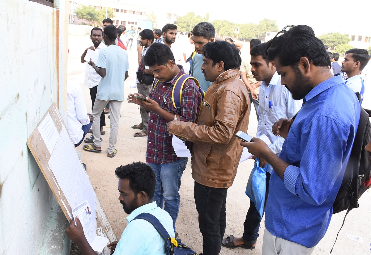 ಯಾದಗಿರಿ: ಬ್ಲೂಟೂತ್‌ ಬಳಸಿ ಸಿಕ್ಕಿ ಬಿದ್ದ ಆರೋಪಿಗಳು