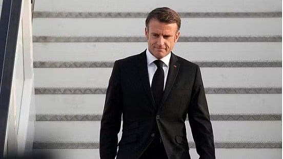 Israel-Hamas War | ಇಸ್ರೇಲ್‌ಗೆ ಬಂದಿಳಿದ ಫ್ರೆಂಚ್‌ ಅಧ್ಯಕ್ಷ ಮ್ಯಾಕ್ರನ್