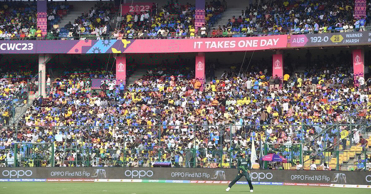 PHOTOS | AUS Vs PAK: ಚಿನ್ನಸ್ವಾಮಿ ಕ್ರೀಡಾಂಗಣದಲ್ಲಿ ಅಭಿಮಾನಿಗಳ ಸಂಭ್ರಮ