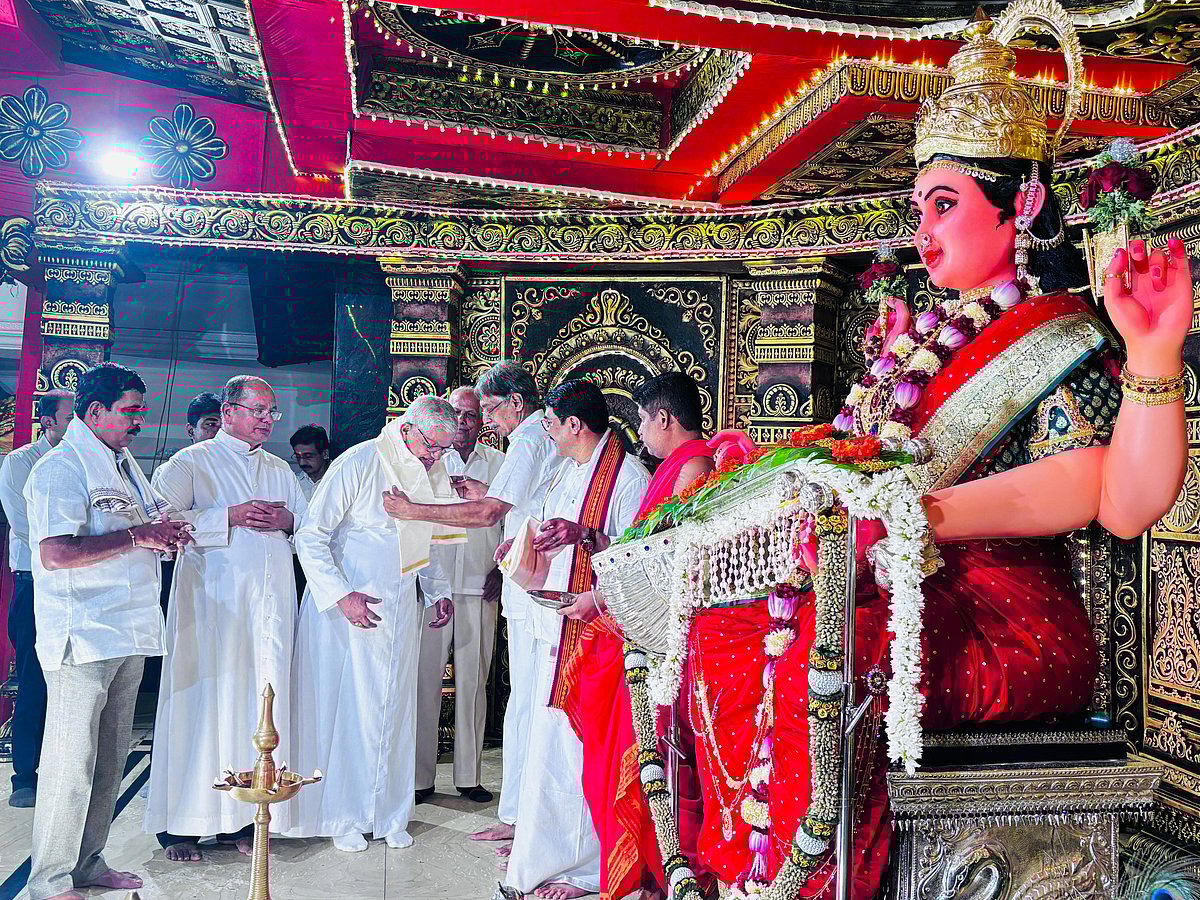 ಮಂಗಳೂರು: ಕುದ್ರೋಳಿ ಕ್ಷೇತ್ರಕ್ಕೆ ಕ್ರೈಸ್ತ ಧರ್ಮಗುರು ಸೌಹಾರ್ದ ಭೇಟಿ