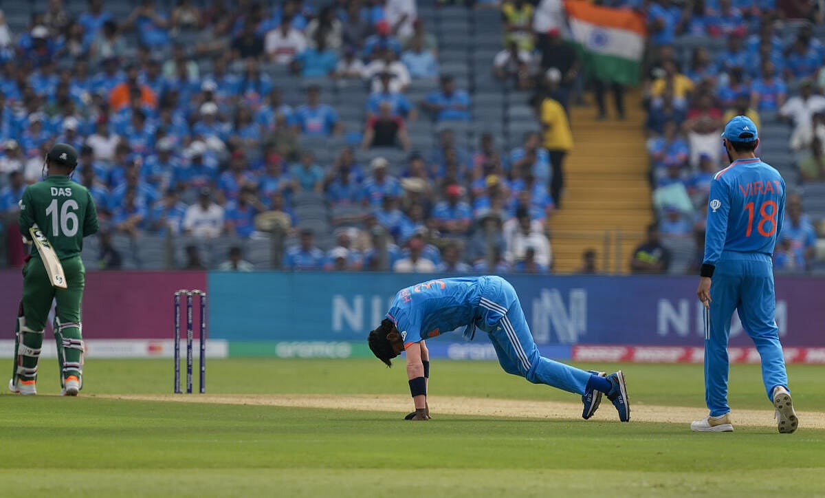 CWC 2023 | IND vs BAN: ಹಾರ್ದಿಕ್ ಪಾಂಡ್ಯಗೆ ಗಾಯ; ಬೌಲಿಂಗ್ ಮಾಡಿದ ವಿರಾಟ್ 