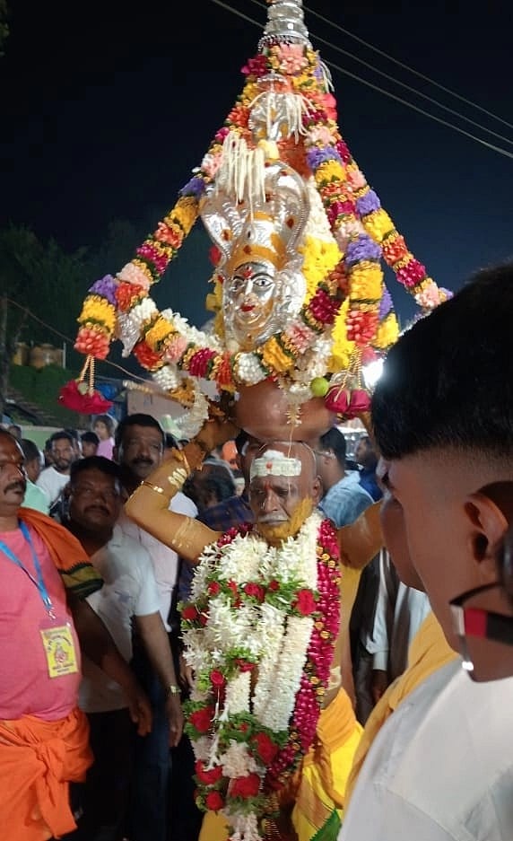 ಮಡಿಕೇರಿಯಲ್ಲಿ ವಿಜೃಂಭಣೆಯ ಕರಗೋತ್ಸವ ಆರಂಭ