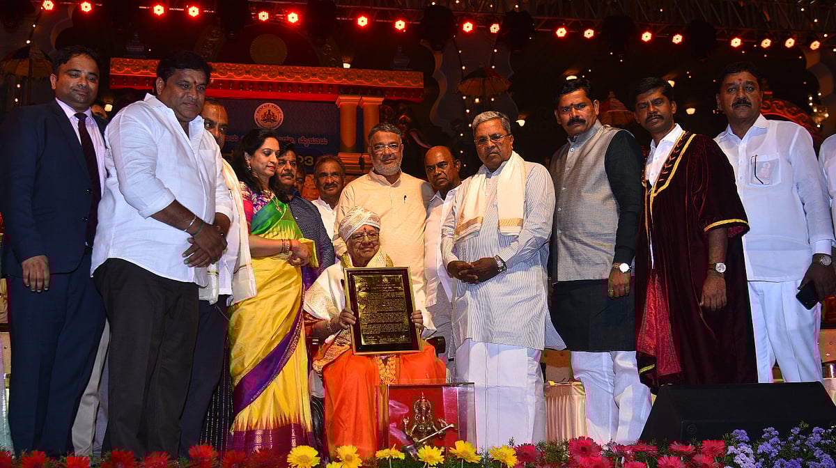 Mysuru Dasara 2023 | ದೀಪದ ಬೆಳಕಲ್ಲಿ ಸಾಂಸ್ಕೃತಿಕ ಸೌರಭದ ರಂಗು