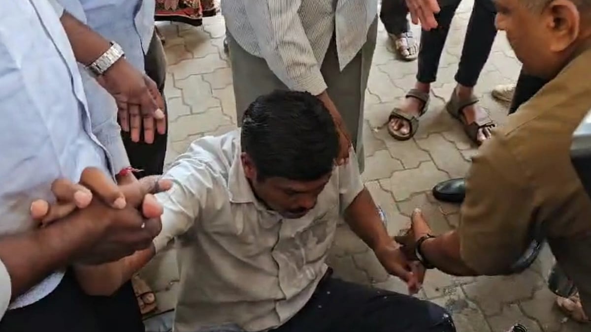 ಬೆಳಗಾವಿ | PWD ಕಚೇರಿ ಮುಂದೆ ವಿಷ ಕುಡಿದು ಆತ್ಮಹತ್ಯೆಗೆ ಯತ್ನಿಸಿದ ಗುತ್ತಿಗೆದಾರ