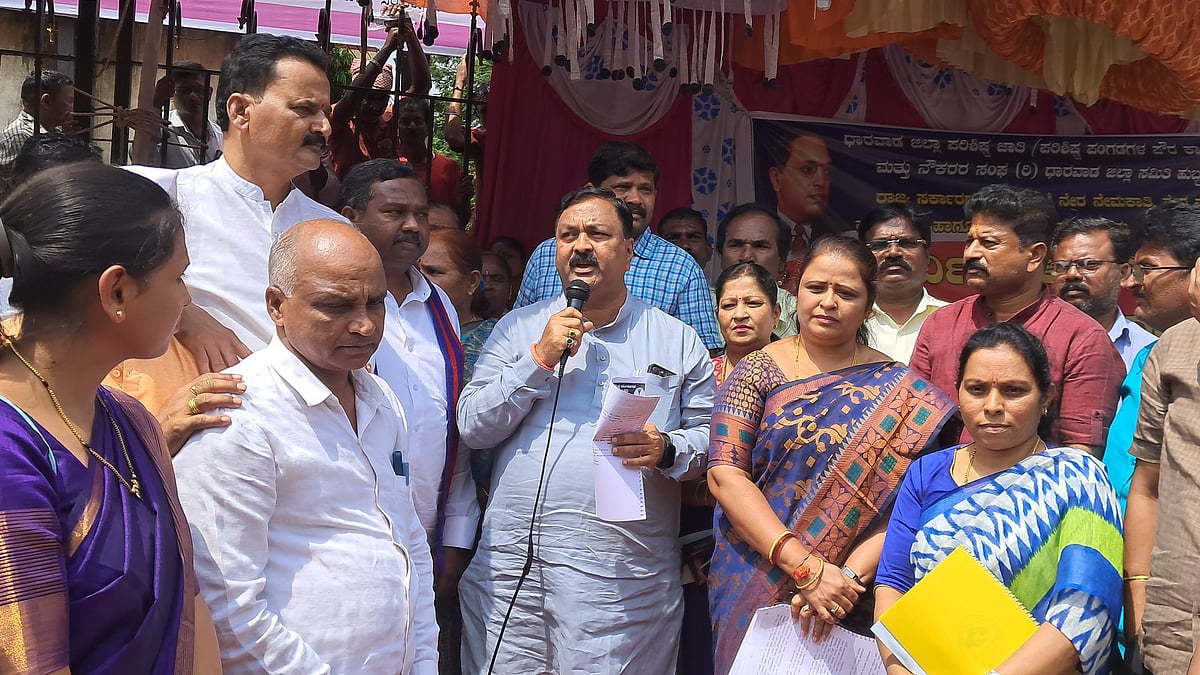 ಹುಬ್ಬಳ್ಳಿ | ಶಾಸಕ, ಮೇಯರ್ ಭರವಸೆ ನಂತರ ಮುಷ್ಕರ ಹಿಂಪಡೆದ ಪೌರಕಾರ್ಮಿಕರು