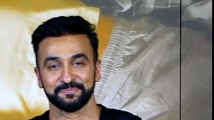 2 ವರ್ಷಗಳ ಬಳಿಕ ಮಾಸ್ಕ್ ತೆಗೆದು ಮಾಧ್ಯಮಗಳ ಮುಂದೆ ಬಂದ ಶಿಲ್ಪಾ ಶೆಟ್ಟಿ ಪತಿ