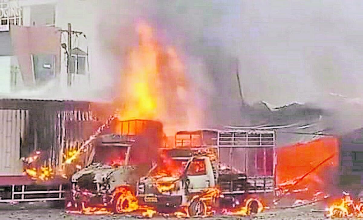 ಅತ್ತಿಬೆಲೆಯ ಪಟಾಕಿ ದುರಂತ: ಪಟಾಕಿ ಸದ್ದಿನಲ್ಲಿ ಕೇಳಿಸದ ಕಾರ್ಮಿಕರ ಕೂಗು