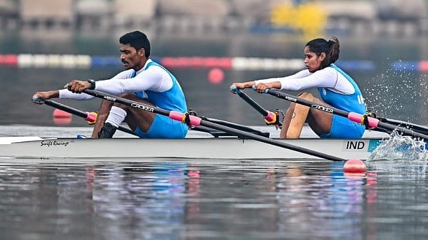 Asian Para Games: ಮಿಶ್ರ ಡಬಲ್ಸ್ ಸ್ಕಲ್ಸ್‌ನಲ್ಲಿ ಅನಿತಾ -ನಾರಾಯಣಗೆ ಬೆಳ್ಳಿ