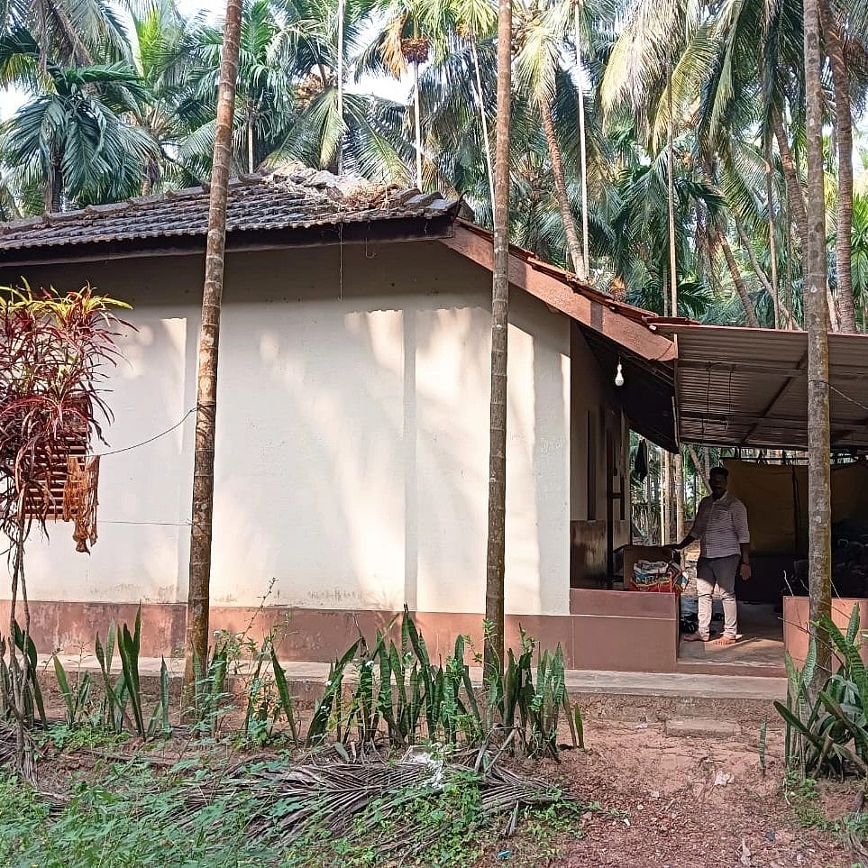 ಅಂಕೋಲಾ: ವಾಣಿಜ್ಯ ತೆರಿಗೆ ಇಲಾಖೆಯ ಸಹಾಯಕ ಆಯುಕ್ತ ರಾಜೇಶ ನಾಯಕ ಮನೆ ಮೇಲೆ ದಾಳಿ