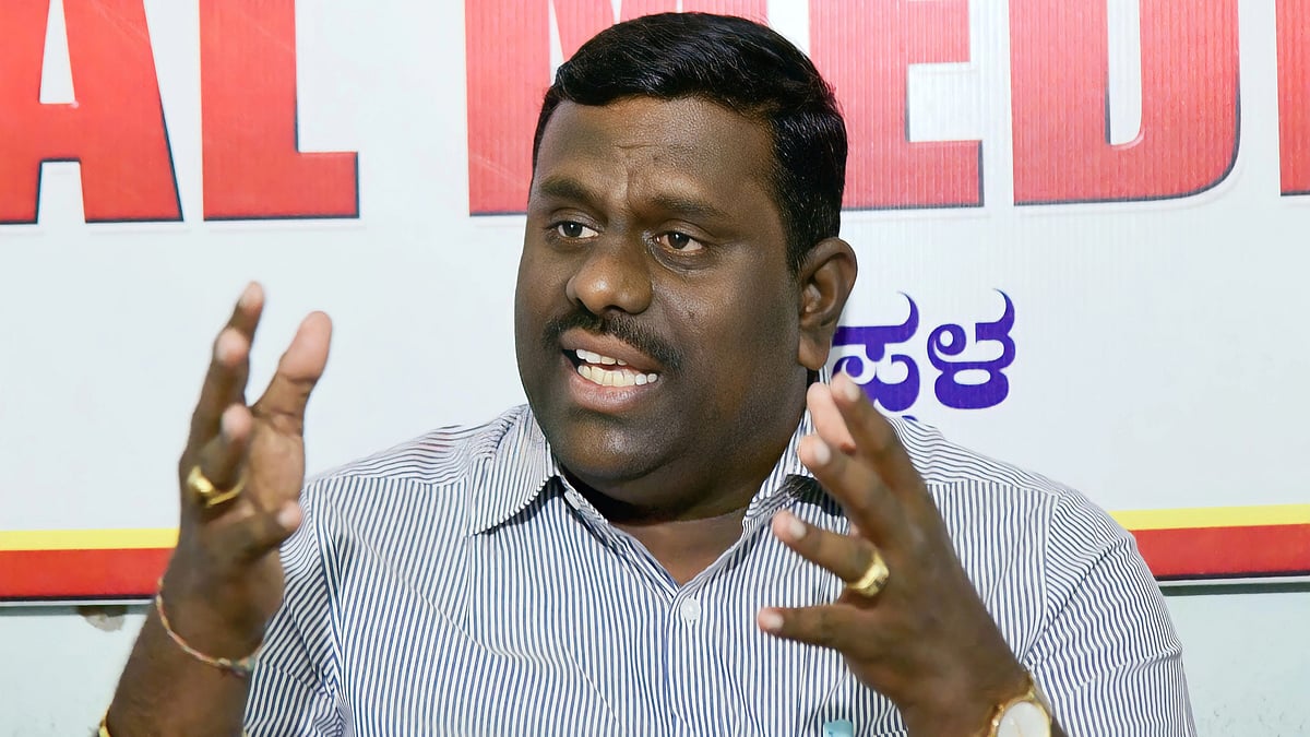 ತಾಕತ್ತಿದ್ದರೆ ಜನಾರ್ದನ ರೆಡ್ಡಿ ಸ್ಪರ್ಧಿಸಬೇಕಿತ್ತು: ಶಾಸಕ ರಾಘವೇಂದ್ರ ಹಿಟ್ನಾಳ