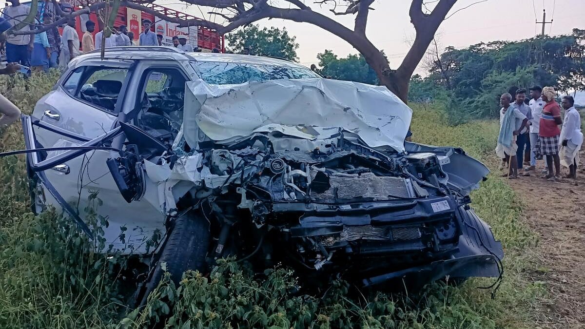 ಅಮೀನಗಡ: ಕಾರು –ಟಾಟಾ ಏಸ್ ಡಿಕ್ಕಿ, ಮೂವರು ಸ್ಥಳದಲ್ಲೇ ಸಾವು