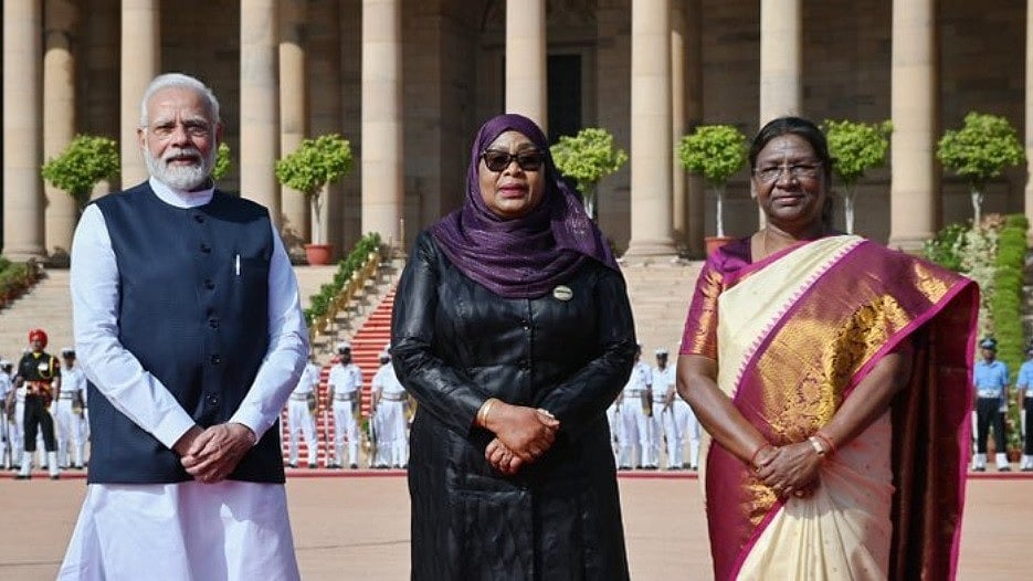 ಮಹಾತ್ಮ ಗಾಂಧಿ ಸ್ಮಾರಕಕ್ಕೆ ಭೇಟಿ ನೀಡಿದ ತಾಂಜೇನಿಯಾ ಅಧ್ಯಕ್ಷೆ ಸಾಮಿಯಾ ಸುಲುಹು