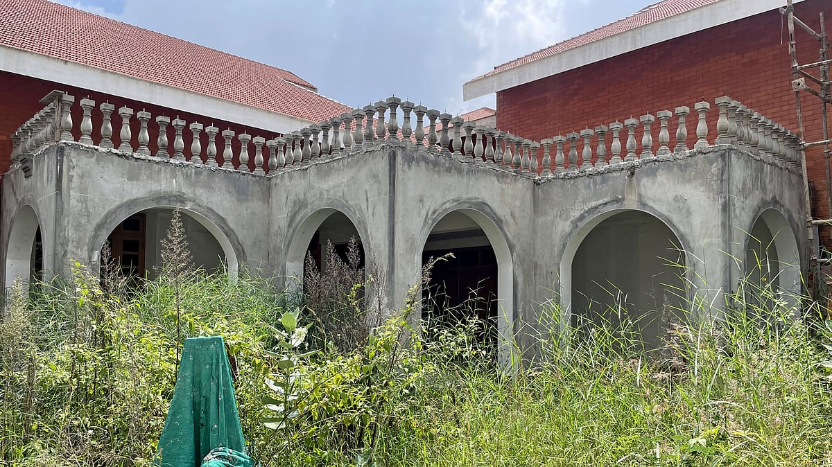 ಹಾವುಗಳ ನೆಲೆಯಾದ ಲಲಿತಕಲಾ ಅಕಾಡೆಮಿಯ ಗ್ರಾಫಿಕ್ ಸ್ಟುಡಿಯೊ!