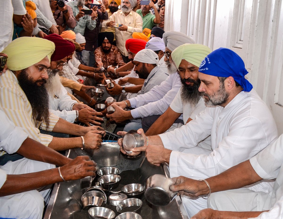 ಅಮೃತಸರ: ಸ್ವರ್ಣ ಮಂದಿರದಲ್ಲಿ ನೀರಿನ ಬಟ್ಟಲು ತೊಳೆದ ರಾಹುಲ್ ಗಾಂಧಿ